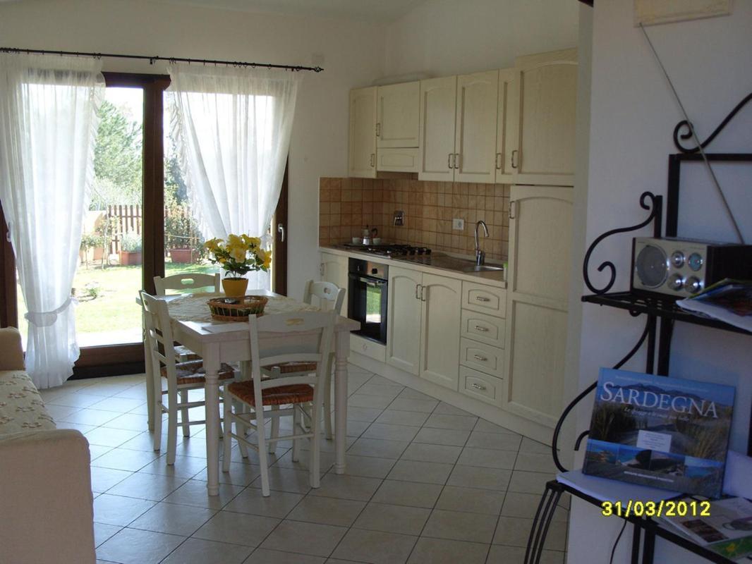 Casadelfaro Con Giardino A Pittulongu 600Metri Dalla Spiaggia Olbia Exteriör bild