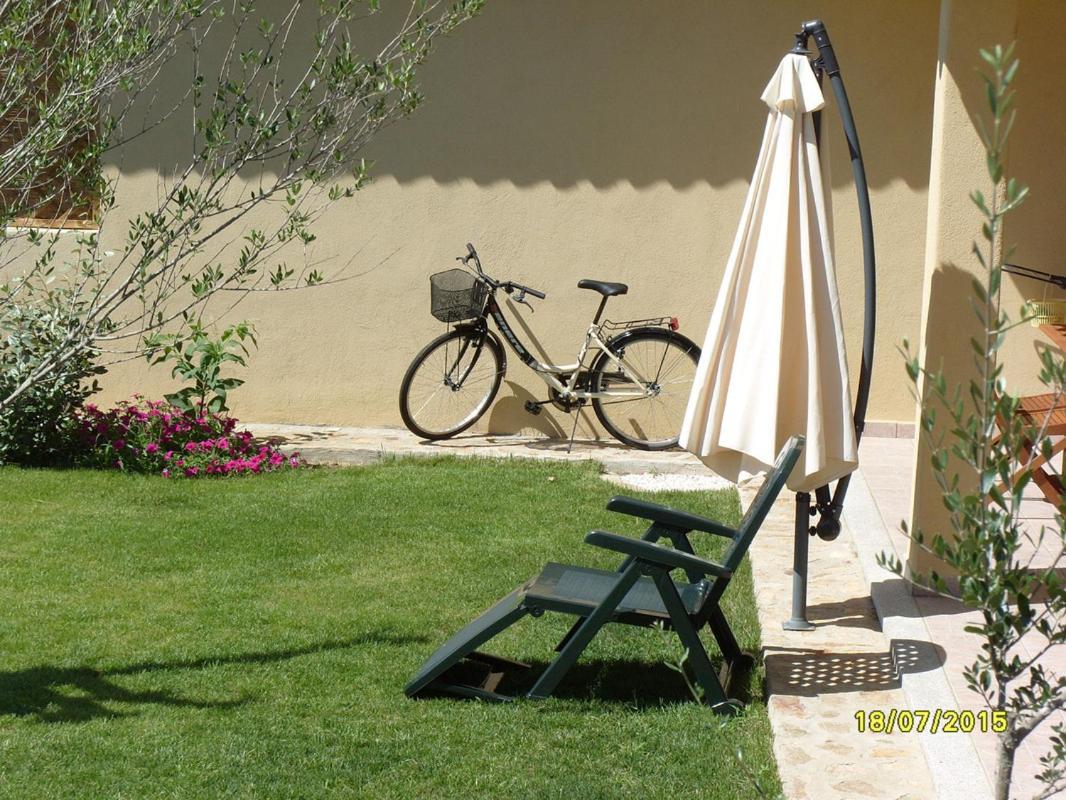 Casadelfaro Con Giardino A Pittulongu 600Metri Dalla Spiaggia Olbia Exteriör bild